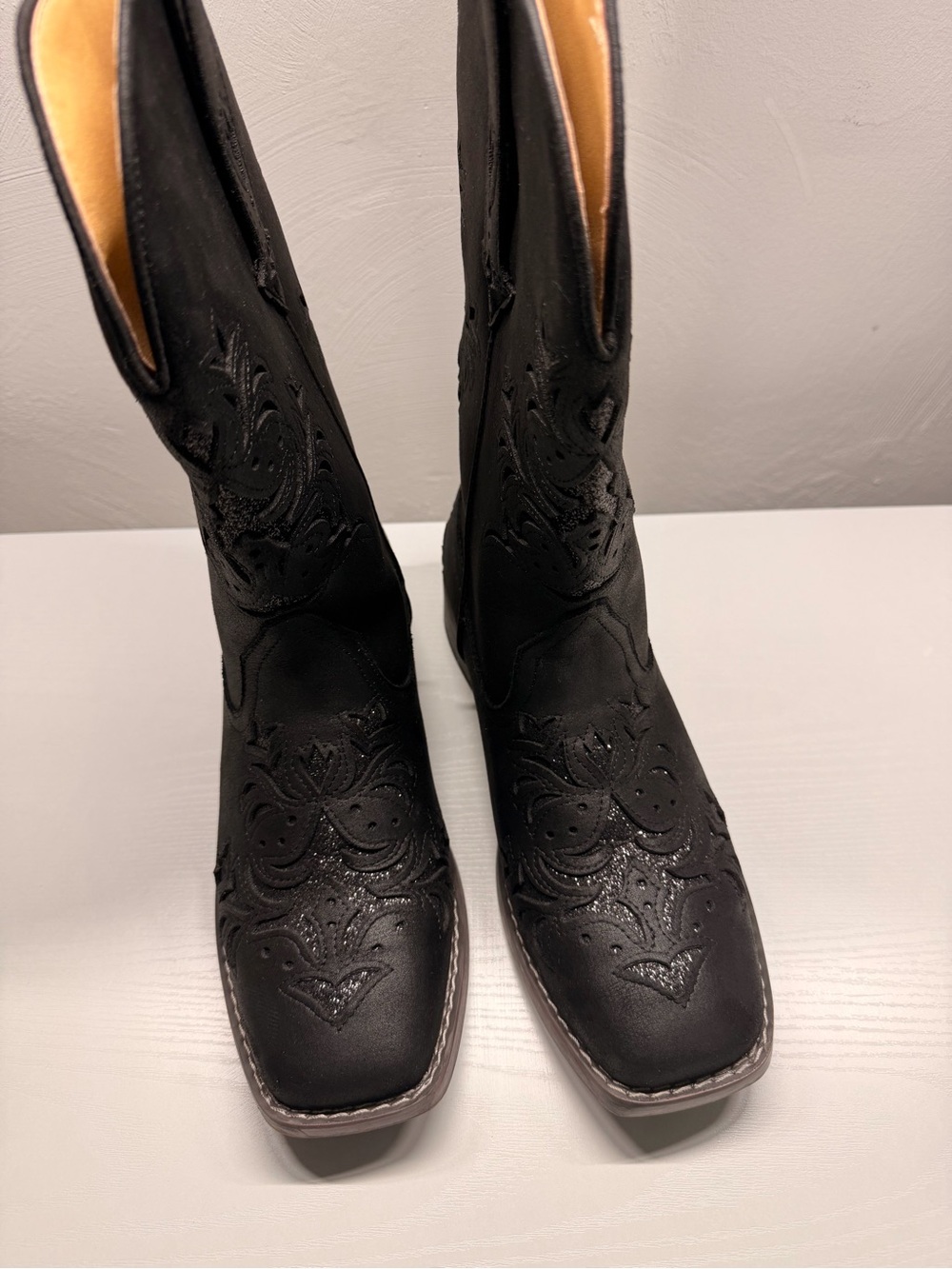 Roper Black Embroidered Western Heeled Boots
